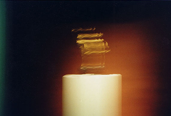 Goldene Figur in der Staatsgalerie Stuttgart